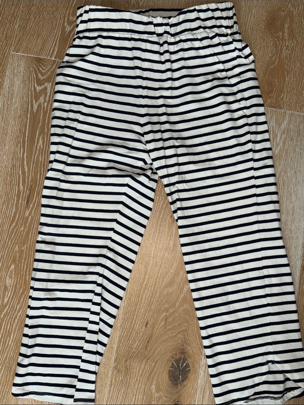 Pomander Place Black & White Striped Women's Pajama Set - Picture 5 of 6